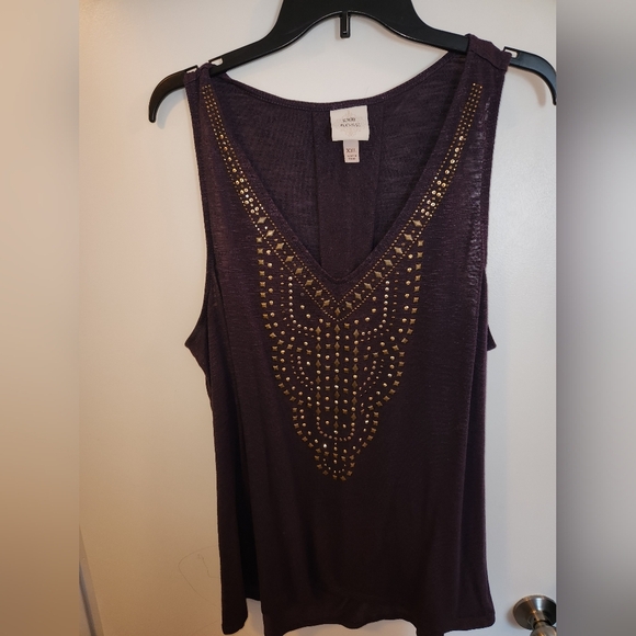 Chic Purple Top with Gold Studs - Picture 6 of 6